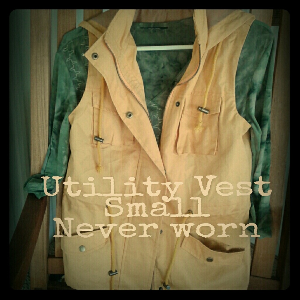 Utility Vest.  Yellow. Never worn. Size Small